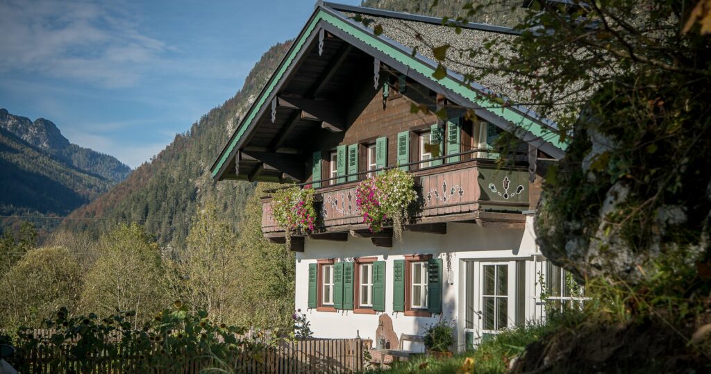 H2S - Zu- und Umbau eines Wohnhauses in Lofer in traditioneller Architektur